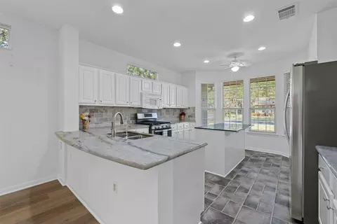 101 Buttercup Trl, Georgetown, TX 78633