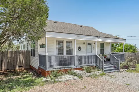 106 County Road 425, Spicewood, TX 78669