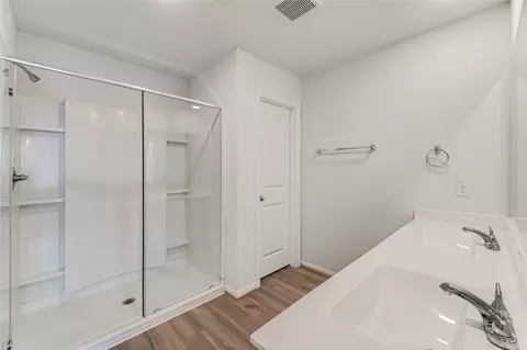 Bath - 133 Everglades Dr, Kyle, TX 78640 photo 1 of 3