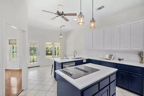 Kitchen - 309 Riverview Dr, Georgetown, TX 78628 photo 4 of 5