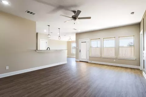 Living - 2005 Blackhawk Loop, Belton, TX 76513 photo 3 of 5