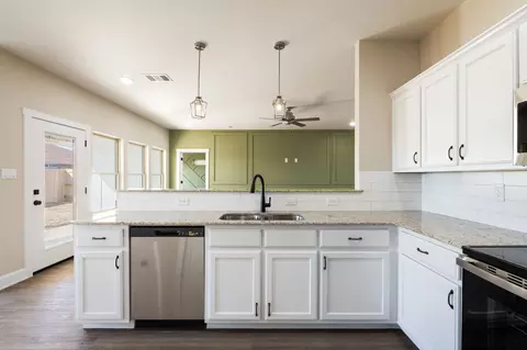 Kitchen - 2005 Blackhawk Loop, Belton, TX 76513 photo 3 of 3