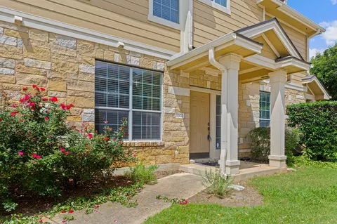 16100 S Great Oaks Dr #1302, Round Rock, TX 78681