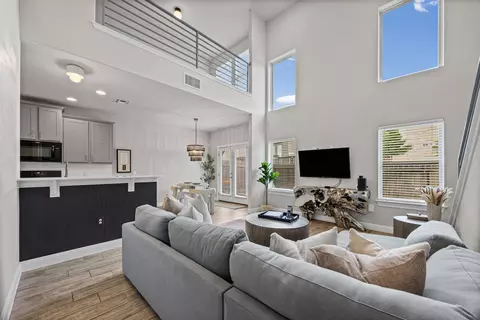 7200 Redding Dr, Austin, TX 78745