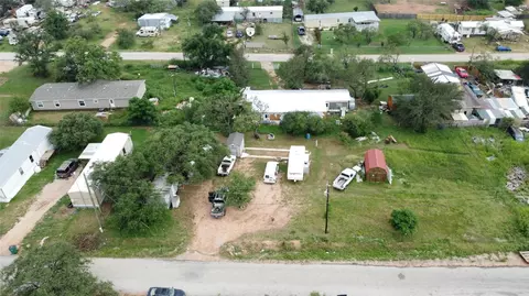 601 Breezy Ln, Kingsland, TX 78639