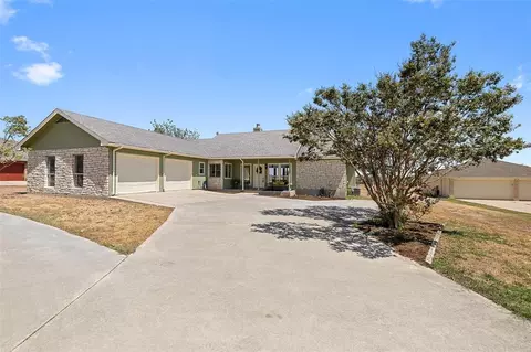 80 Family Cir, Hutto, TX 78634