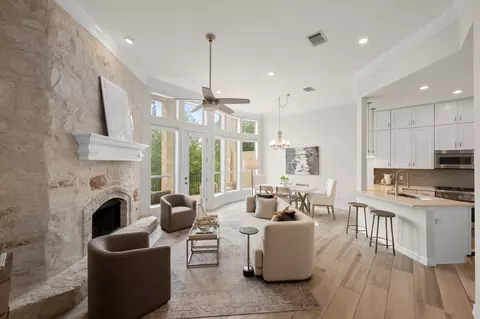 1701 Spyglass Dr #10, Austin, TX 78746