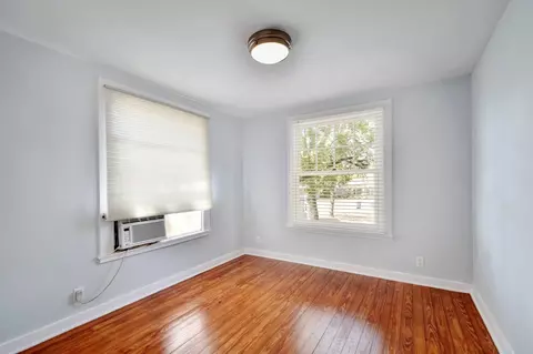 Bedroom - 717 S Laurel Ave, Luling, TX 78648 photo 5 of 5