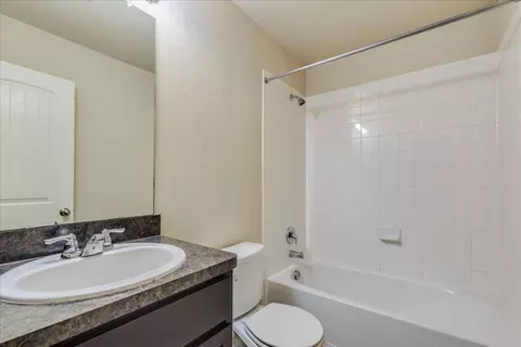 Bath - 1061 Violet Ln, Kyle, TX 78640 photo 2 of 2