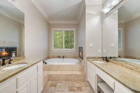 Bath - 7609 Sandia Loop, Austin, TX 78735 photo 1 of 3