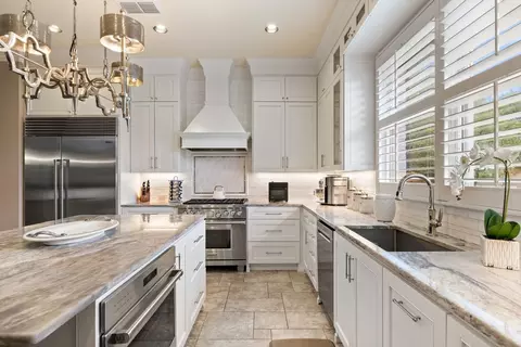 Kitchen - 7609 Sandia Loop, Austin, TX 78735 photo 4 of 6