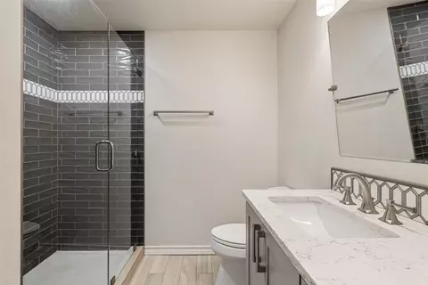 Bath - 7609 Sandia Loop, Austin, TX 78735 photo 3 of 3