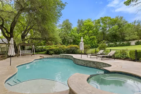 Exterior - 7609 Sandia Loop, Austin, TX 78735 photo 6 of 9