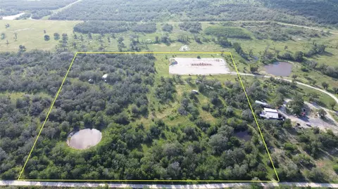 502 Robertson Rd, Smiley, TX 78159