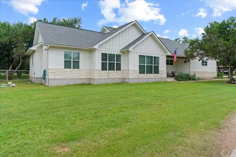 1 Agarita Cir, Wimberley, TX 78676