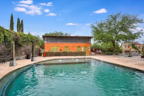 Exterior - 2001 Tramson Dr, Austin, TX 78741 photo 7 of 9
