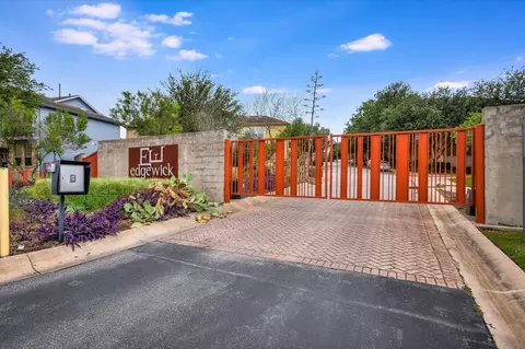 View/Area - 2001 Tramson Dr, Austin, TX 78741 photo 2 of 2