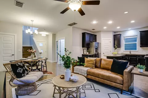 Other - 2001 Tramson Dr, Austin, TX 78741 photo 4 of 6