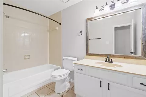 Bath - 2510 Beverly Cv, Leander, TX 78641 photo 3 of 3