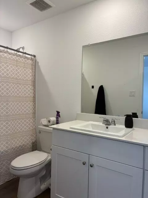 Bath - 632 Commander Abbott Dr, Jarrell, TX 76537 photo 2 of 3