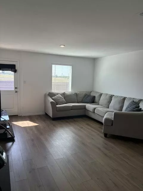 Living - 632 Commander Abbott Dr, Jarrell, TX 76537 photo 1 of 1