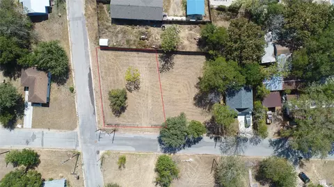 1602 Cummings St, Luling, TX 78648 photo 4