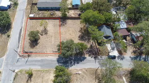 1602 Cummings St, Luling, TX 78648 photo 2