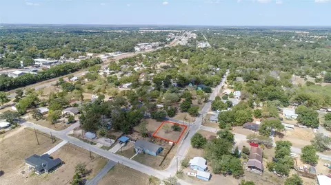 1602 Cummings St, Luling, TX 78648 photo 5