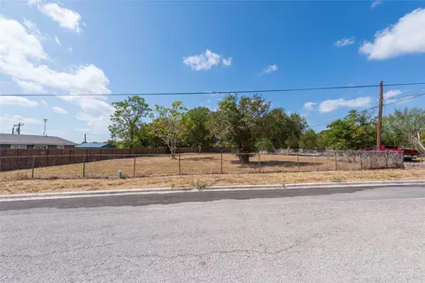 1602 Cummings St, Luling, TX 78648 photo 10