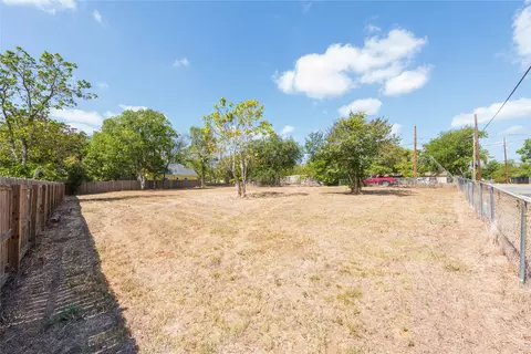 1602 Cummings St, Luling, TX 78648 photo 12