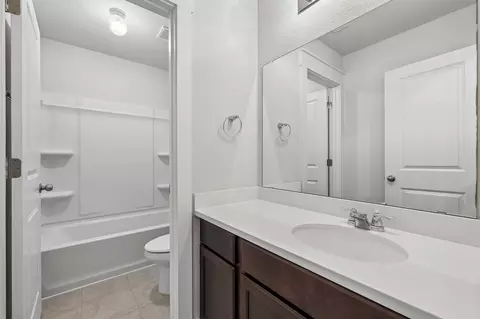Bath - 232 Gidran Trl, Georgetown, TX 78626 photo 4 of 4