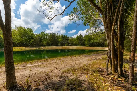 2088 Baca Loop, Flatonia, TX 78941 photo 16