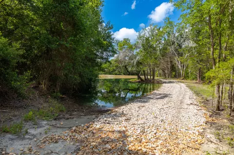 2088 Baca Loop, Flatonia, TX 78941 photo 3