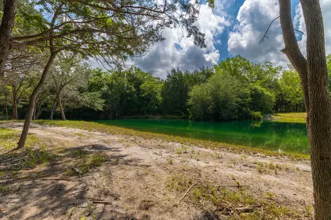 2088 Baca Loop, Flatonia, TX 78941 photo 15