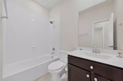 Bath - 689 Leadtree Loop, Buda, TX 78610 photo 2 of 2