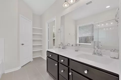 Bath - 689 Leadtree Loop, Buda, TX 78610 photo 1 of 2