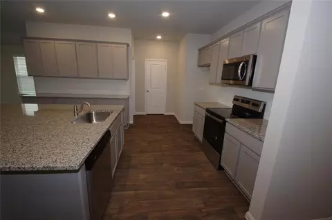484 Dove Trl, Bertram, TX 78605 photo 4