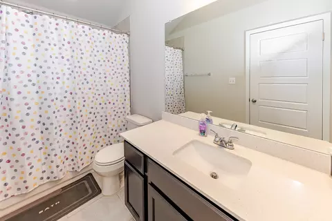 Bath - 303 Schuyerville Dr, Elgin, TX 78621 photo 1 of 4