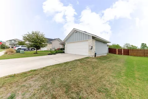 Exterior - 303 Schuyerville Dr, Elgin, TX 78621 photo 6 of 14