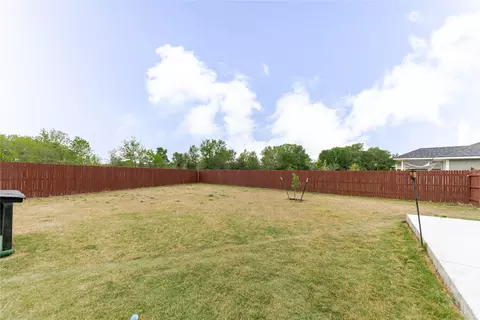 Exterior - 303 Schuyerville Dr, Elgin, TX 78621 photo 14 of 14