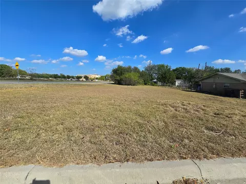 2401 Highland Dr, Georgetown, TX 78626