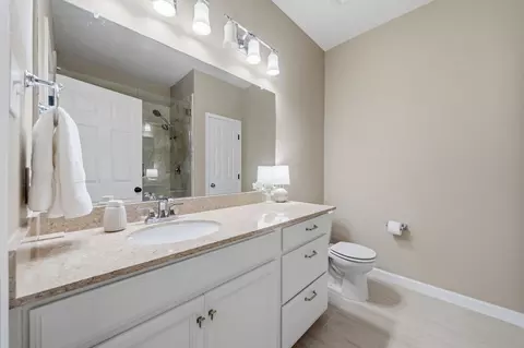 Bath - 340 Nectar Dr, Buda, TX 78610 photo 2 of 4