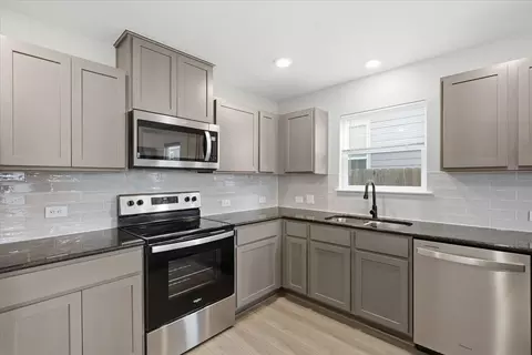 Kitchen - 104 Rooster Way, Jarrell, TX 76537 photo 3 of 4
