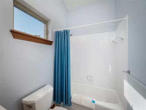 Bath - 440 Balcones Ridgeway, Bertram, TX 78605 photo 6 of 7