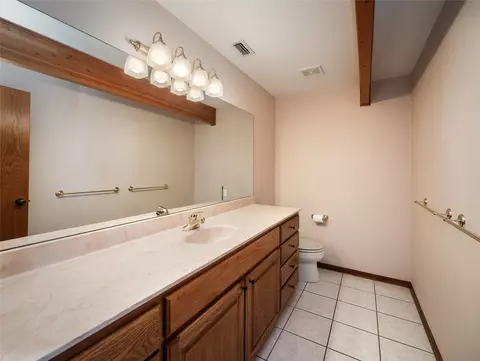 Bath - 440 Balcones Ridgeway, Bertram, TX 78605 photo 1 of 7