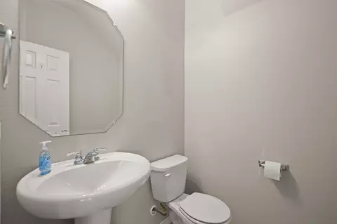 Bath - 291 Sundown Ave, Buda, TX 78610 photo 1 of 4