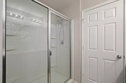 Bath - 291 Sundown Ave, Buda, TX 78610 photo 3 of 4