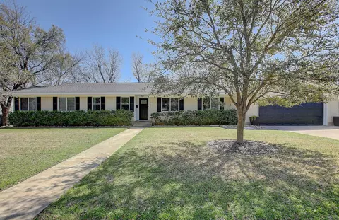 1902 E 18th St, Georgetown, TX 78626