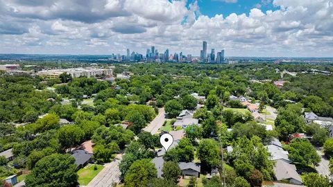 View/Area - 2611 E Side Dr, Austin, TX 78704 photo 3 of 5