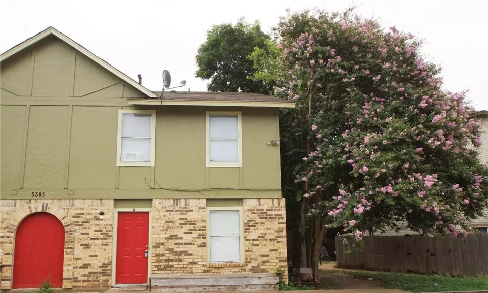 Exterior - 5305 Woodland Oaks Ct, Austin, TX 78744 photo 1 of 1